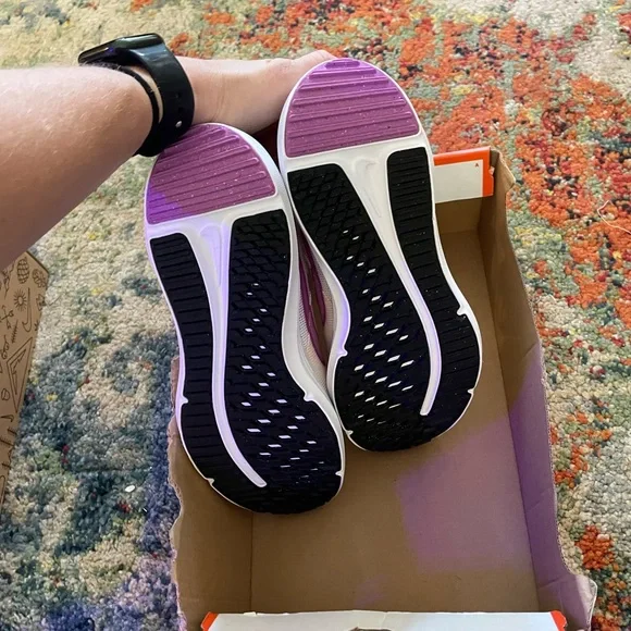 Women’s Nike downshifter size 8.5 - Picture 2 of 6